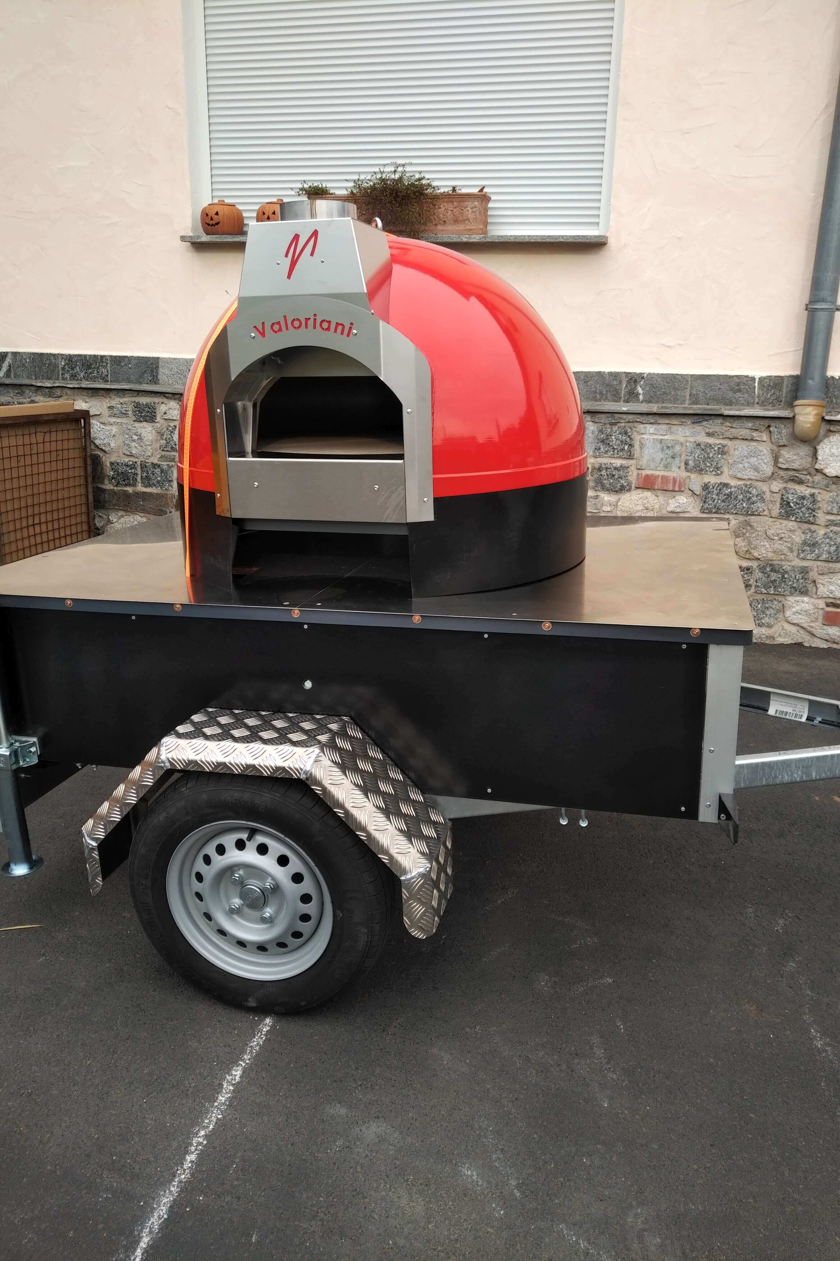 Valoriani Baby trailer with wood firing
